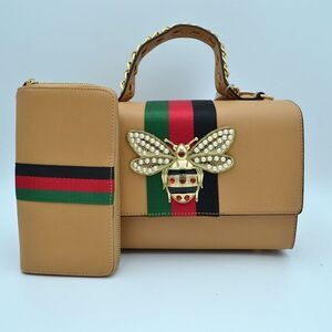 2-N-1 Plain Queen Bee Stripe Boxy Satchel